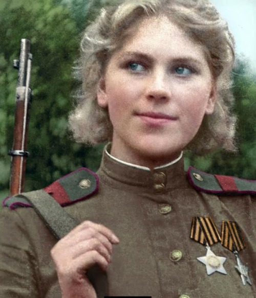 ww1ww2photosfilms:Roza Georgiyevna Shanina; 3 April 1924 – 28 January 1945, was a Soviet sniper duri