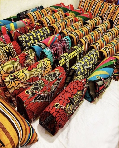 busseekatx:Arewanyc sells clothes that center around the Ankara print style that is popular in Afric