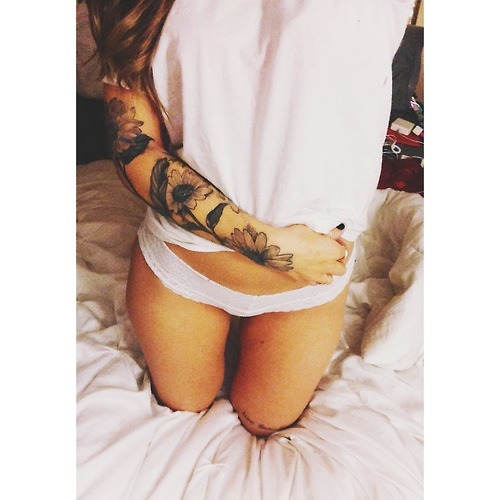 stunninginkedgirls:  stunninginkedgirls