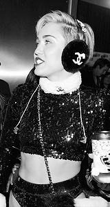 domaythang-deactivated20180917:  Miley using Chanel 