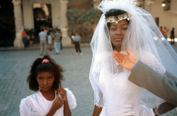 unrar:    A Cuban woman on her wedding day