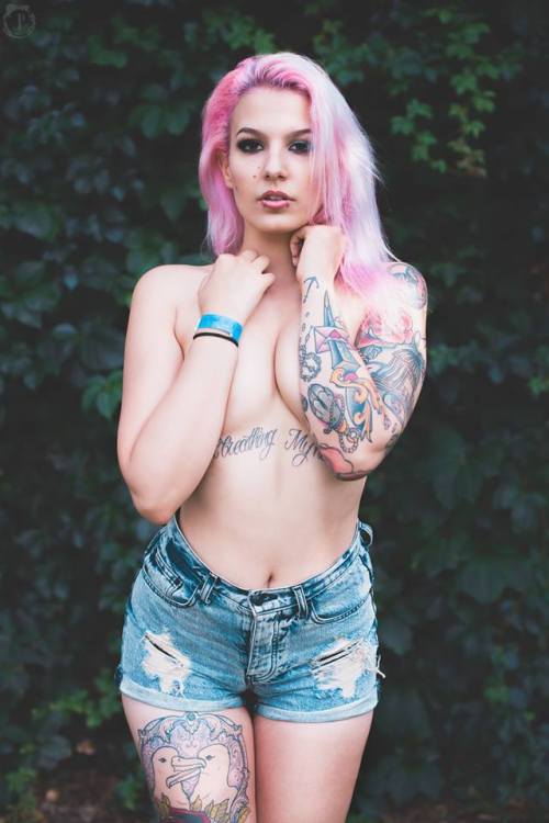 ilovetattoogirls adult photos