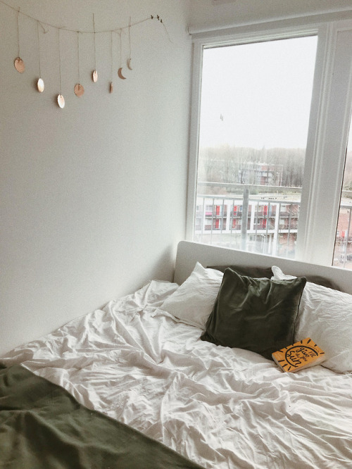 pytheagoras:18 dec. 2018 | when momentum matches your room aesthetic