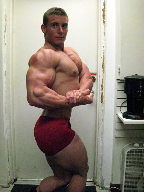 muscledlust:  Boy’s got ass!