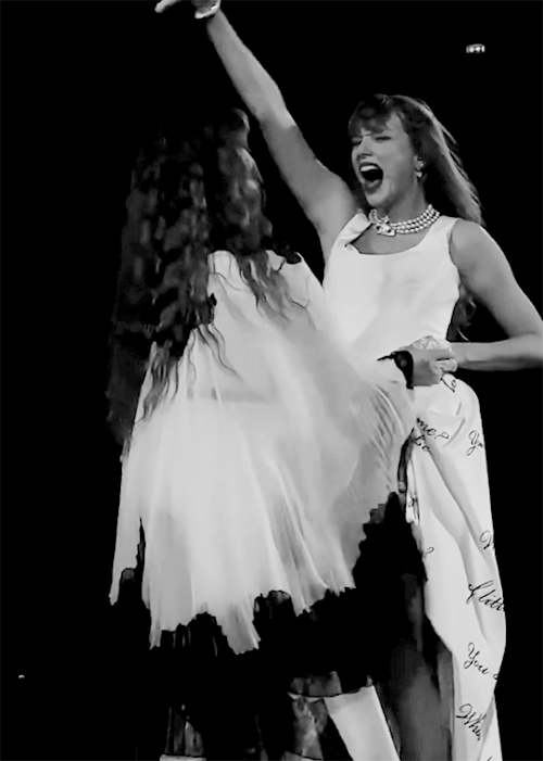 Taylor Swift And Florence Welch Singing Florida!!!