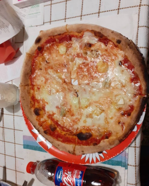 🍕 ai 4 formaggi da @ilcorrieredellapizza 😉
https://www.instagram.com/p/CLKXkGtJUF7Gx9QvnTAPkzmhLA0xv9lL3znogk0/?igshid=e9eogtv0eby6