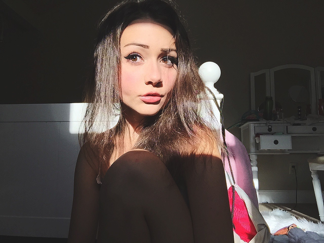 birdyally:  Just playing with some truly immaculate lighting 