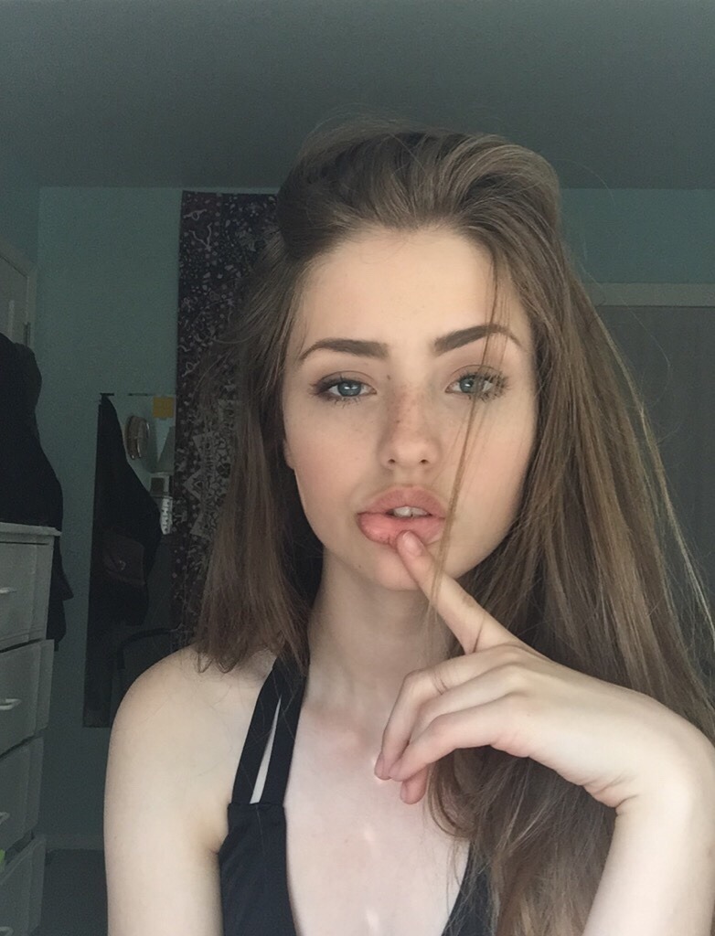 emmarainworks:  faebee:  sluttyyscorpio:  I’m wearing a bathing suit but no where