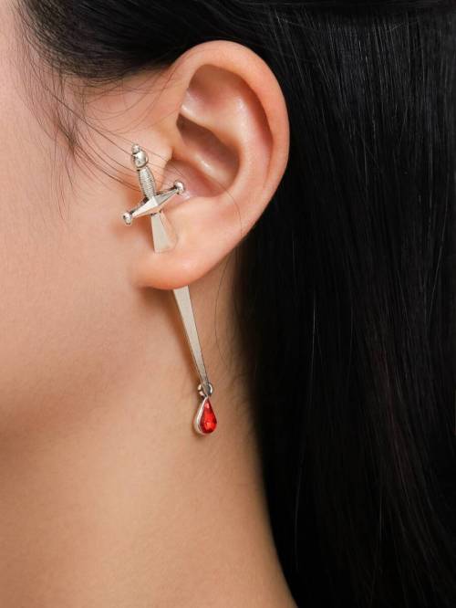 chandelyer:sword earring