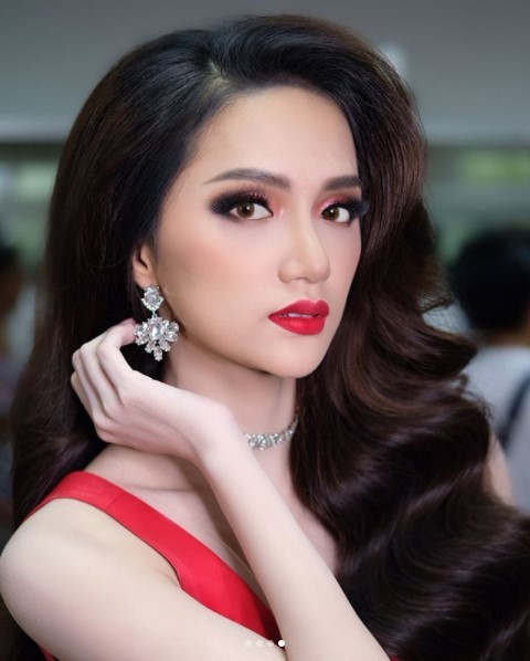 lacyvanilla:Nguyen Huong Giang.  Miss International Queen 2018.  Beautiful young