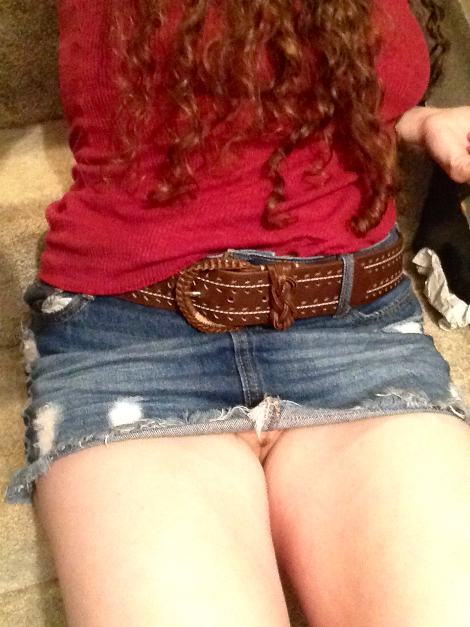 jellybeanphalange:  Naughty and not very lady like! Short skirt and no panties. Unf