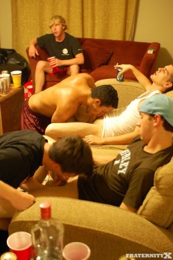 Fuckyeahfratboys:  Thebrotherhoodofman:  Guys Know How To Have Fun!  This Is Why