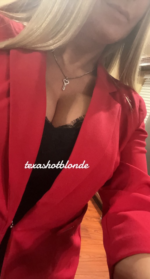 texashotblonde:Holiday party season is upon