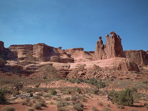 Three Kings . . . #shotoniphone #shotonmoment #momentwide #nationalparks #archesnationalpark 