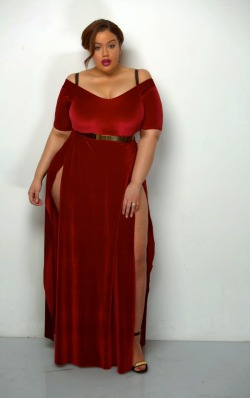 hourglassandclass:  Rum + Coke gorgeous red velvet dressCheck out my blog for more curves and body positivity :)