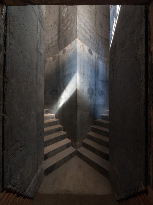 architectureofdoom:  Waterliniemuseum Fort bij Vechten, Bunnik, the Netherlands. A former fort that was part of the Nieuwe Hollandse Waterlinie, turned into a museum by West 8, Jonathan Penne Architecten and Anne Holtrop.