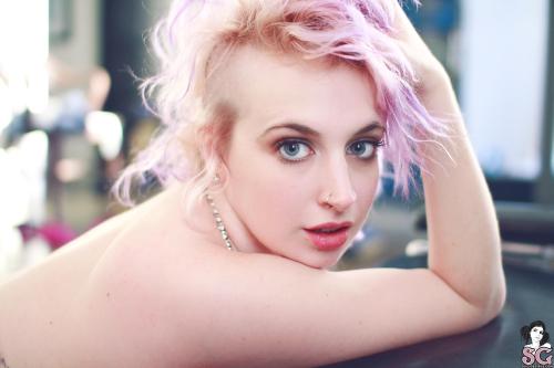 anothersuicidegiirl:  Adria in the set……Closer…