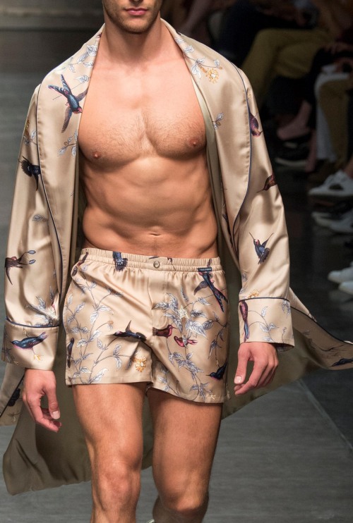 monsieurcouture:  Dolce And Gabbana S/S 2016 Menswear Milan Fashion Week