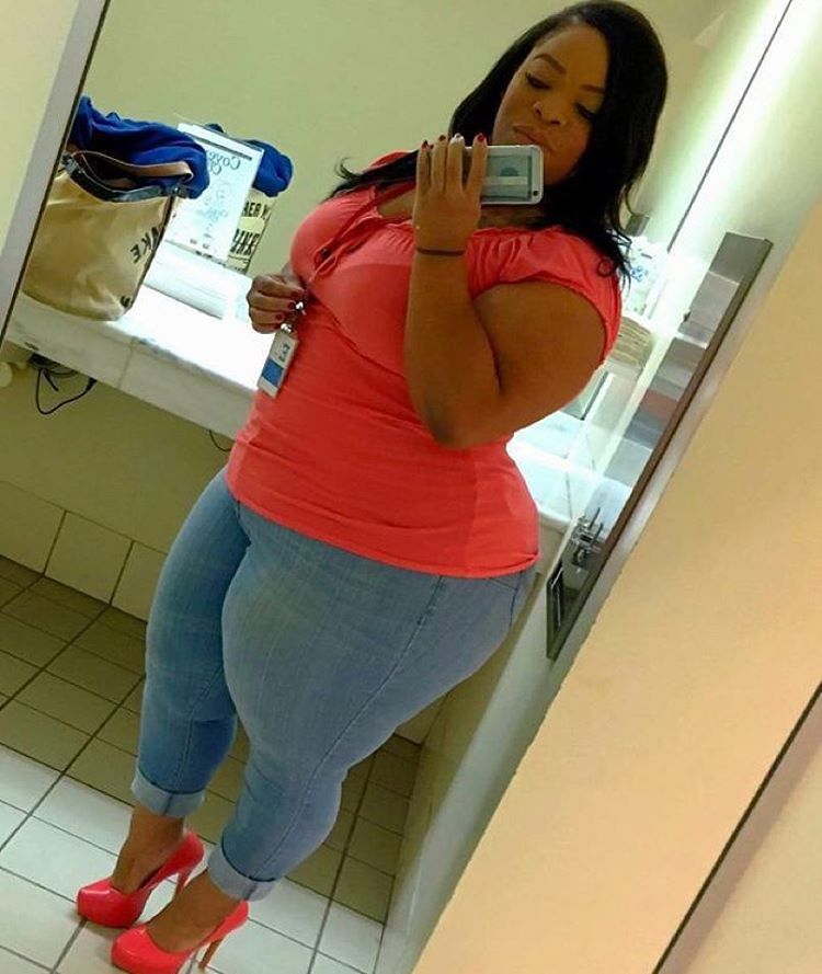 ssbbwmodels:  💥BŌŌM💥 goes the dynamite!  #CurvySwag #CurvyConscious #ssbbwmodels