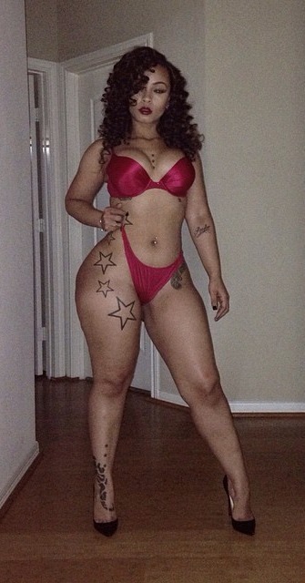 goldieloc:  pookaluvcurves:  Pookaluvcurves  mercedes morr!! she is in my top 3 baddest class!! 