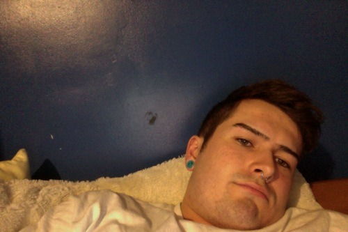 hi:  does anyone else feel kinda chubby sometimes when ur on the computer  so u just take ur shirt and                            