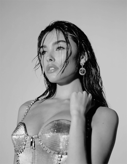 glamoroussource: madison beer for nylon france, april 2021.