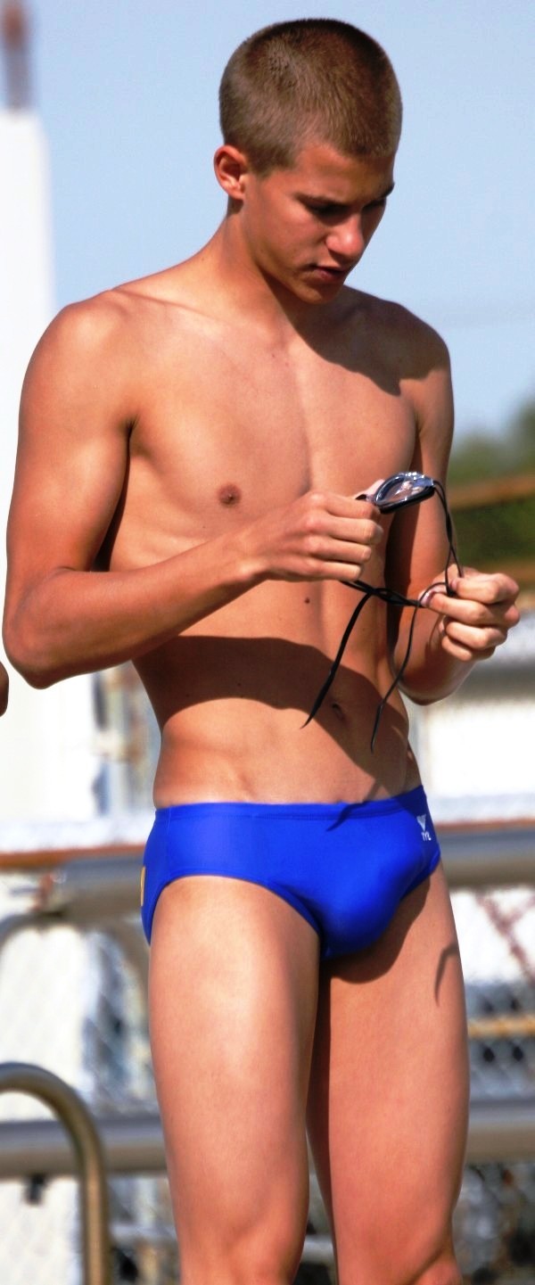 Please Follow These Blogs! - Candidmale | Swimmersdivers | Menwatching | Cutclean | Mirrormenselfies