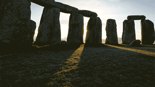 de-omgb:  Sonnenaufgang über StonehengeWiltshire, England Den Sonnenuntergang über