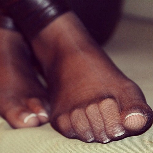 footfetishlux:  #feet #toes #legs #футфетиш #ноги #ножки #пальцы #пальчики #фотоног #footfetish #footfetishlux #cute #пяточки #босыеножки #босиком #ступни #френч #педикюр