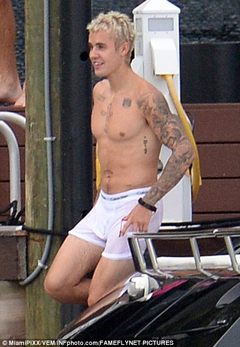 jaustinforever:  Why you think that Justin is wearing a white Calvins? Well bc he