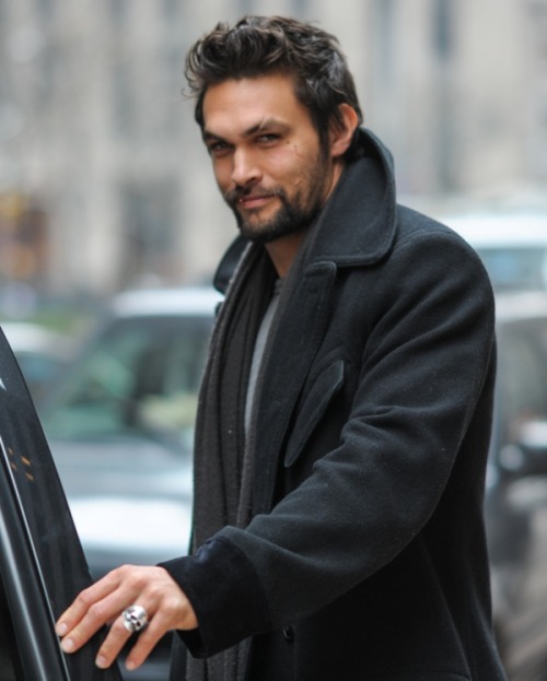 purple-daisies-love:thehumming6ird:@magnetobsessed79 Woman! You like Jason Momoa? How did I not know