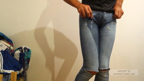 carmina0:  tight jeans wetting
