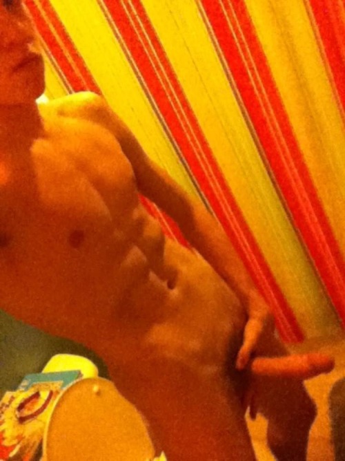 amateur-twink-ass:   Totally Free Gay Cams (Free Shows 24/7)  Follow My Twink Butt Blog :)  