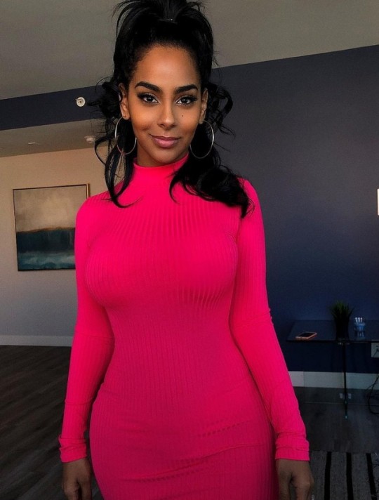 kingjazziedad:  DeliciouslySexy. Curvy. Gorgeous. Petite Mami. Ms AyishaDiaz ❤️ ❤️ ❤️ 