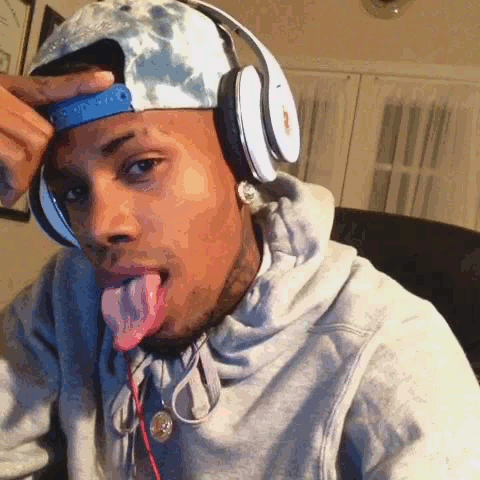 nubianbrothaz:  NubianBrothaz  Woooooooow Tha toung