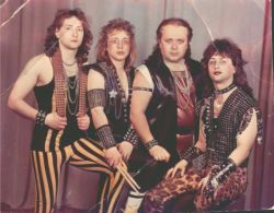 vintageeveryday:  14 of the worst Metal band