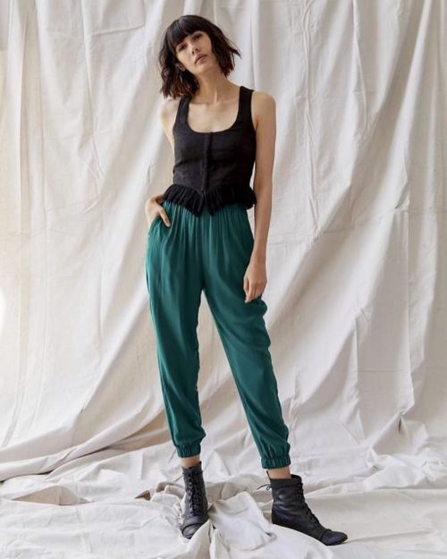 The Finn Pants in emerald and Pernilla Vest in black. #sistersoftheblackmoon #sotbm #handmadeinausti