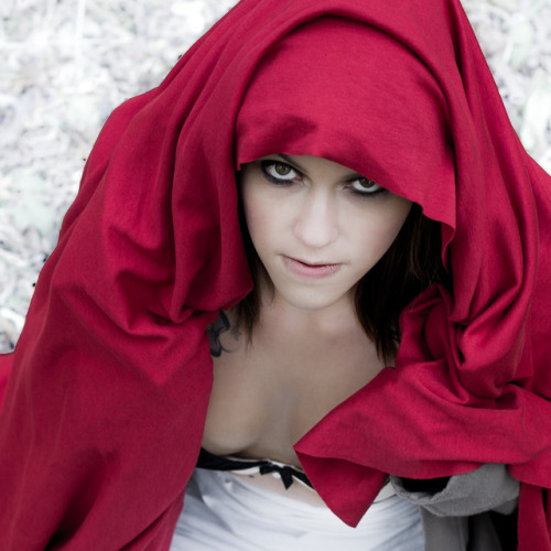 austrianbeauty:Red riding hood