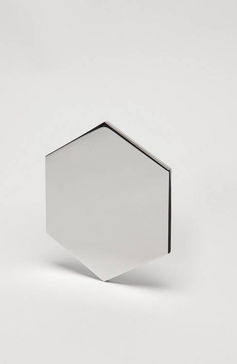 whatisindustrialdesign:  HEXAGON MIRROR / DANIEL EMMA HEXAGON MIRROR / DANIEL EMMAposted by Whatisindustrialdesign
