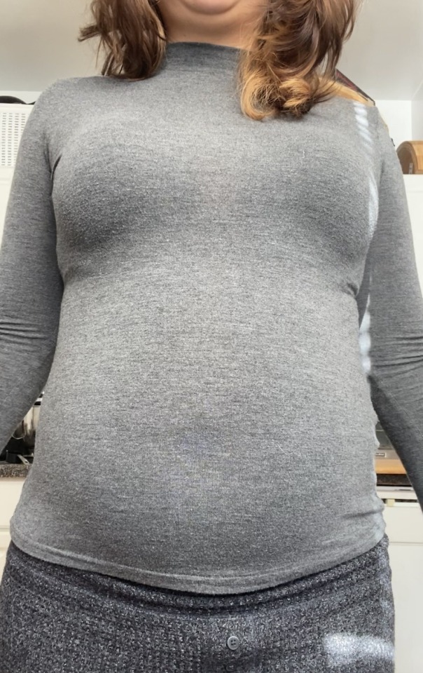 potbellygf:i love getting fat, what do you think? 