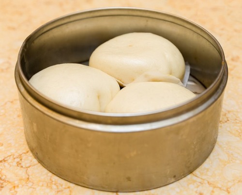 everybody-loves-to-eat: Dim Sum Dim sum is a style of Cantonese or Hokkien food prepared as small bi