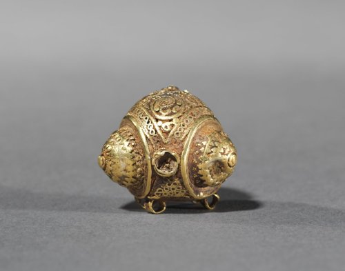 cma-islamic-art: Button, 900s-1000s, Cleveland Museum of Art: Islamic ArtSize: Diameter: 2.4 cm (15/
