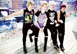  5 Seconds of Summer at MUCH (August, 1st)