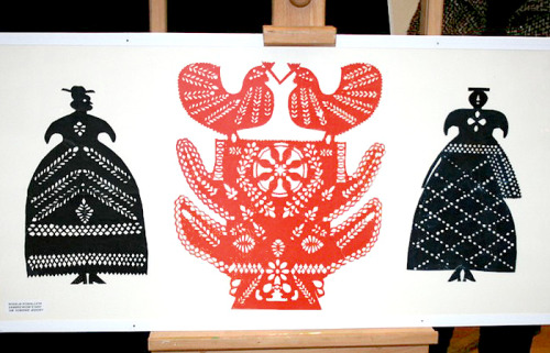 lamus-dworski:Polish wycinanki (papercut artworks).Photos via konstancin24.eu