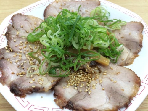 kulasan3: 2017/07/22来来亭某店。順に、こってりラーメン（ネギ多め）／焼豚／ラーメン