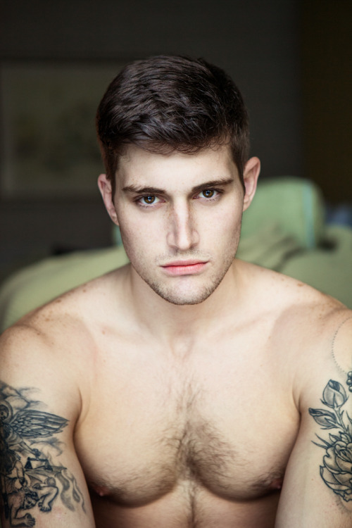 mrmhotguys:  http://mrmhotguys.tumblr.com/ Philip Muscato he was a pornstar =) 