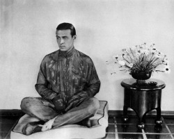 vintagechinese:  Rudolph Valentino in Chinese top, photographed by James Abbe, 1924. 