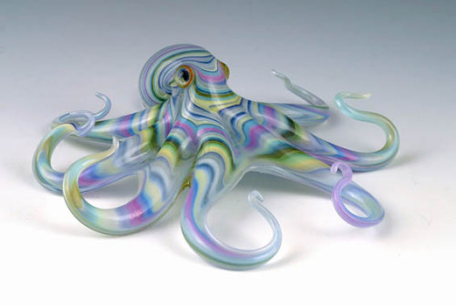 sixpenceee:Incredibly Colorful Hand-Blown Glass Creatures By Scott BissonScott Bisson is an Oregon-b