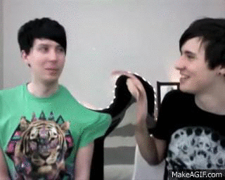 fandom-equality:  dan we arent allowed to laugh dan dan danisnotonfire amazingphil