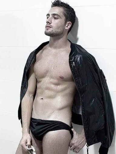 famoussixpacks:  Rafael Cardoso 
